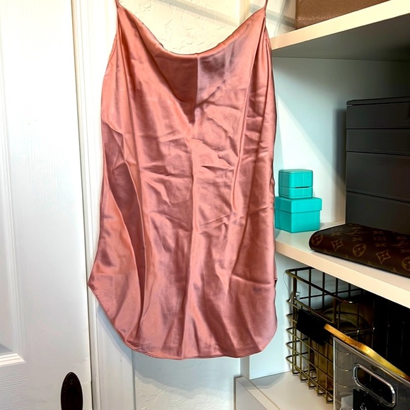 Pink top - Picture 3 of 3